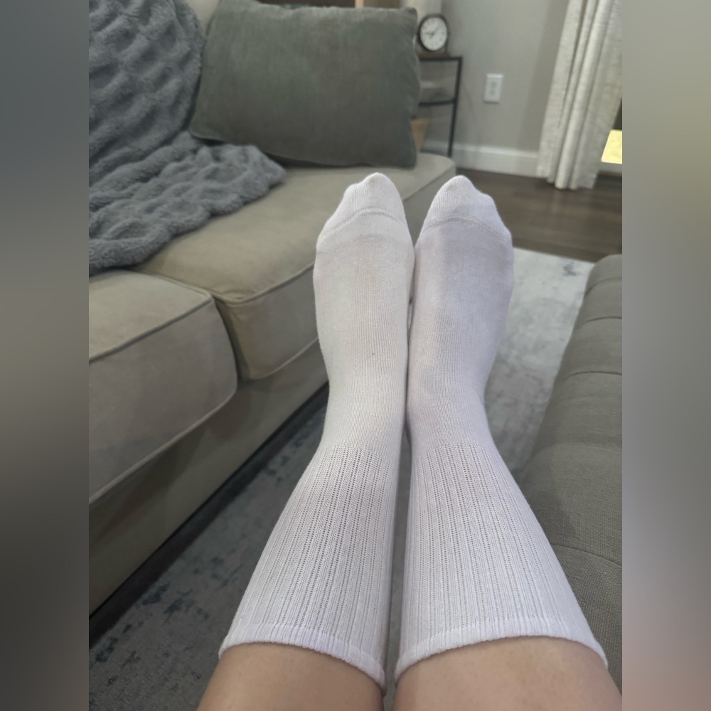 Gently worn Women’s Athletic Crew Socks Size 11 Feet